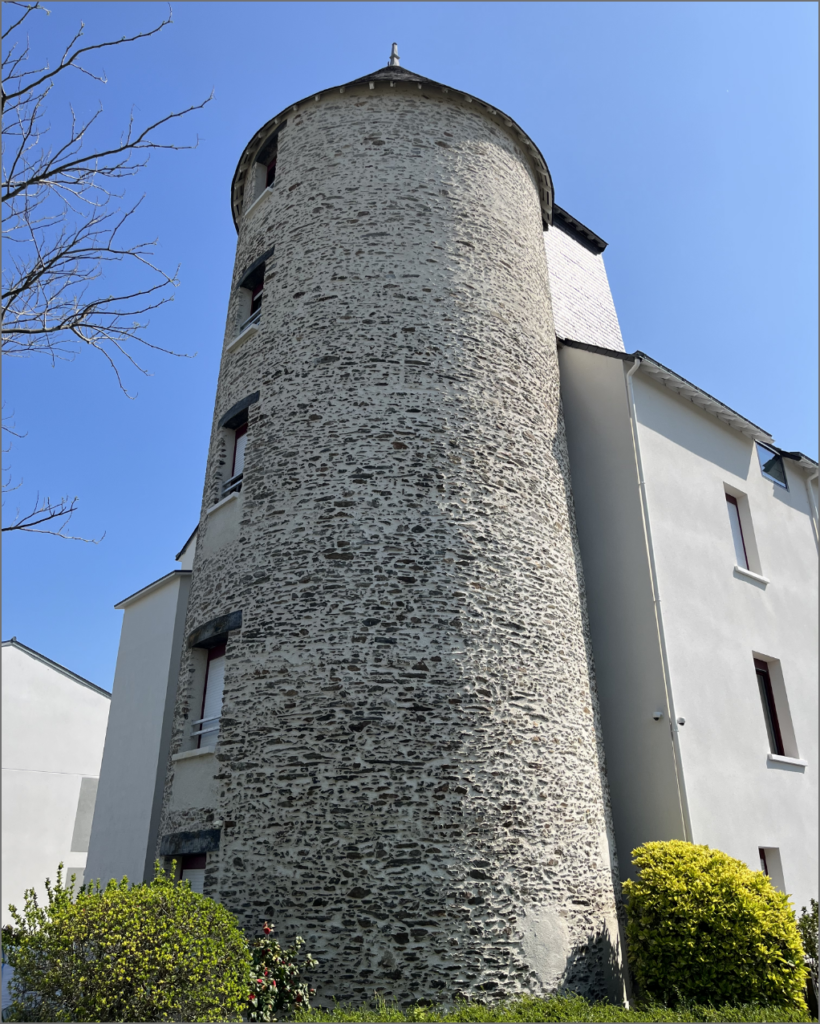 Restauration de façade avec des enduits à la chaux à Vertou